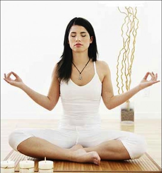 медитация. бирманская поза (положение ног)